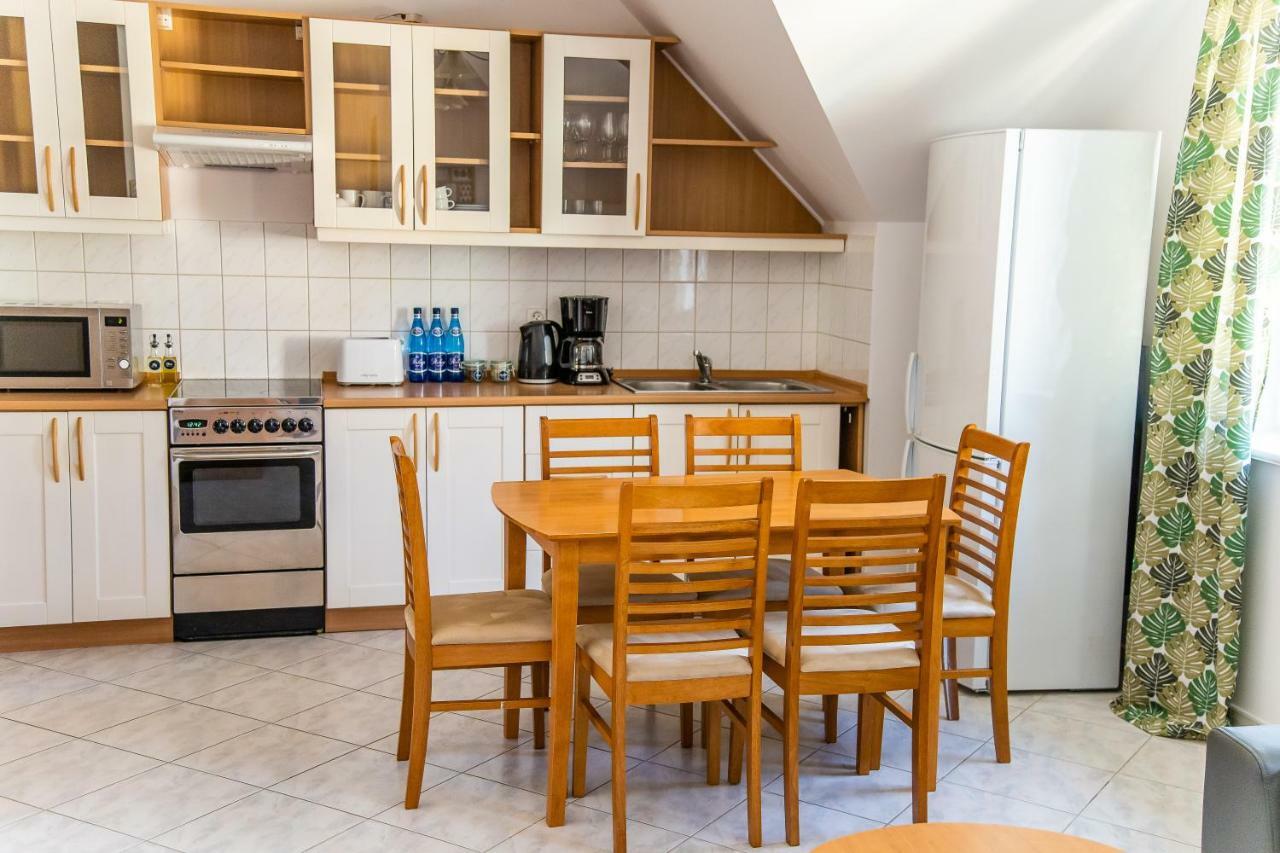 3-Bedroom Apartment Plac Neptuna By Noclegi Renters Miedzyzdroje Exterior photo